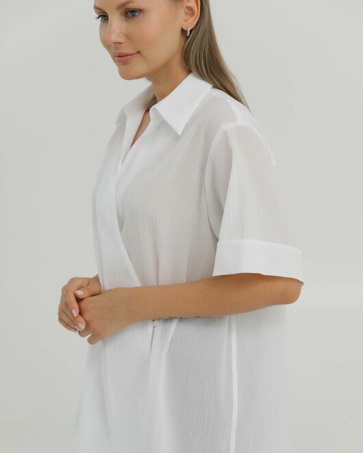 Рубашка хлопкавая  белая на запах из жатой фактуры 8887 от byME 