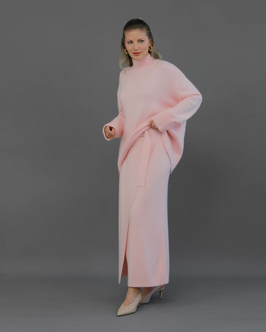 Свитер из шерсти с ангорой в розовом цвете от byME 