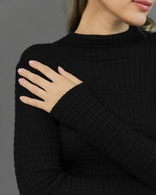 Джемпер из шерсти мериноса тонкой вязки черный от byME 