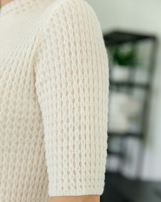 Джемпер из шерсти мериноса тонкой вязки молочный от ByME 