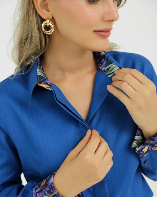 Рубашка хлопковая под запонки синяя с отделкой ирисы 8918 от byME 