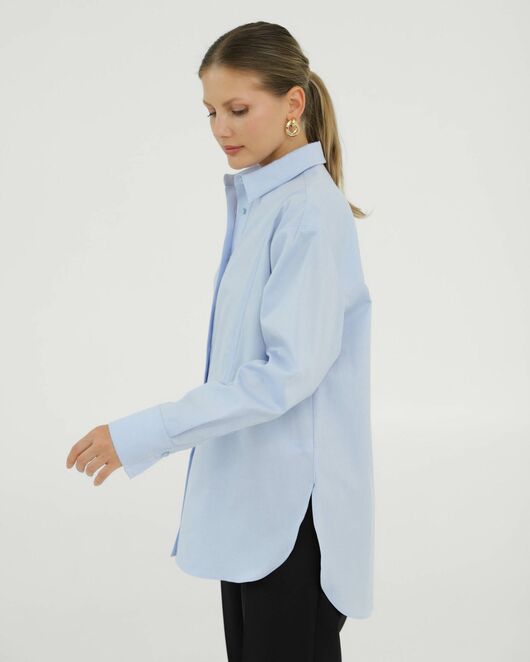 Рубашка хлопковая голубая с манишкой 8925 от byME  Рубашка хлопковая голубая с манишкой 8925 от byME