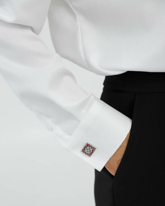 Рубашка хлопковая белая в прямом силуэте с универсальной манжетой 8931 от byME 