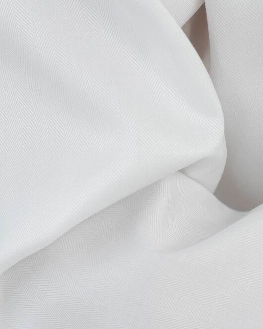 Рубашка хлопковая белая в прямом силуэте с универсальной манжетой 8931 от byME 