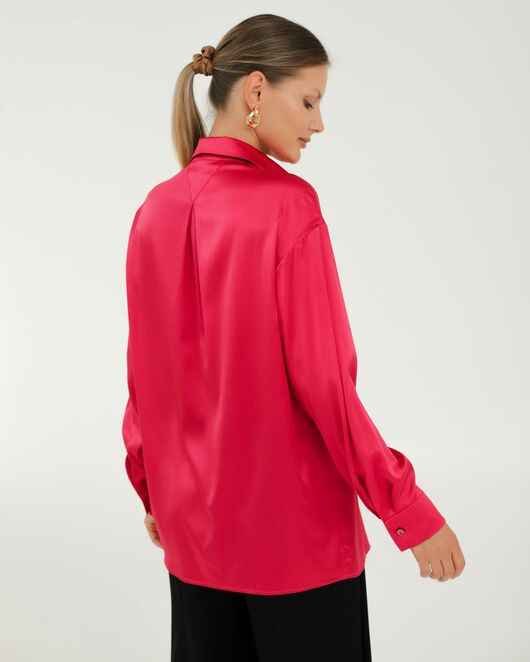 Рубашка шелковая в цвете маджента в прямом силуэте с универсальной манжетой  8940 от byME 