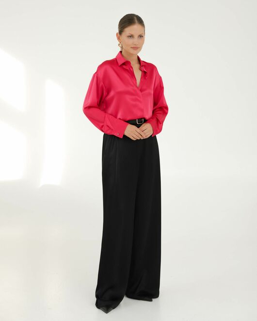 Рубашка шелковая в цвете маджента в прямом силуэте с универсальной манжетой  8940 от byME 