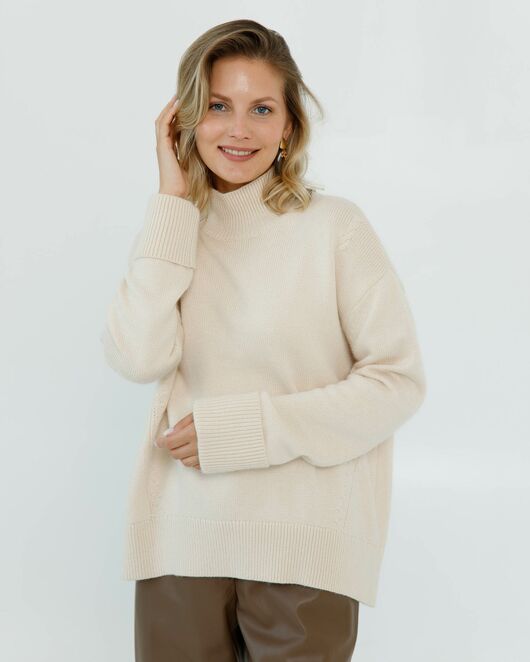 Свитер из шерсти с ангорой в молочном цвете от byME 