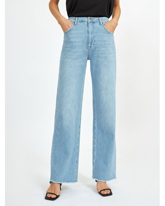 Джинсы женские светло-голубые от byME  Джинсы женские светло-голубые от byME