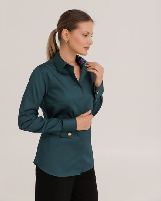 Рубашка хлопковая под запонки зеленая с отделкой ирисы 8919 от byME 