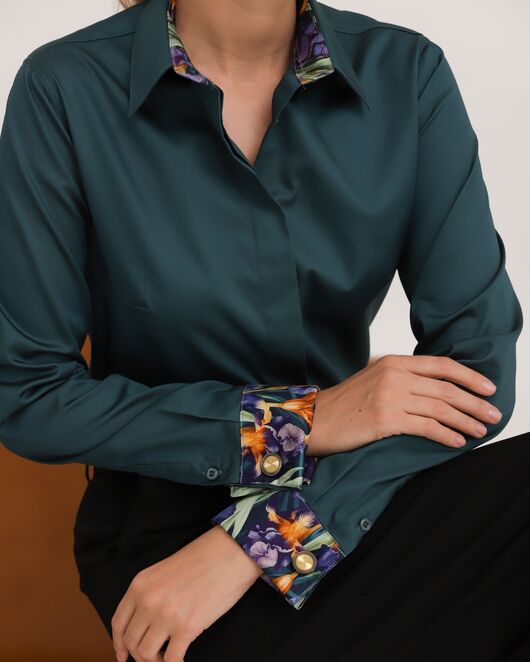 Рубашка хлопковая под запонки зеленая с отделкой ирисы 8919 от byME 