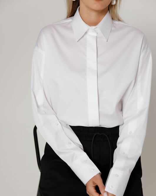 Женская рубашка из хлопка сатинового плетения с пуговицами на рукавах- 8673 от byME 