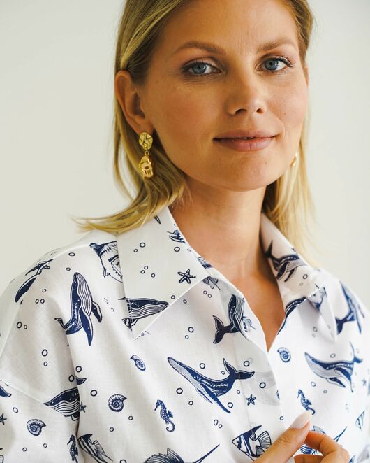Женская рубашка с универсальным манжетом морской принт - 8548 от byME  Женская рубашка с универсальным манжетом морской принт - 8548 от byME