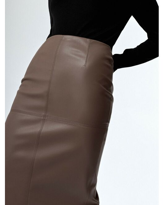 Юбка женская прямая из экокожи темно-бежевая от ByME 