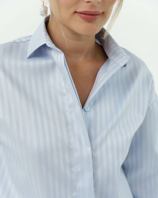 Женска рубашка из фактурного хлопка в голубом цвете  8861 от byME 