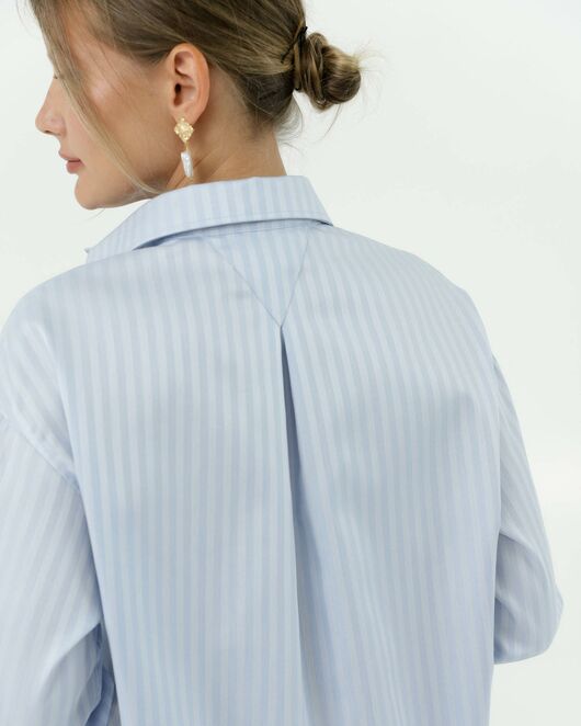 Женска рубашка из фактурного хлопка в голубом цвете  8861 от byME 