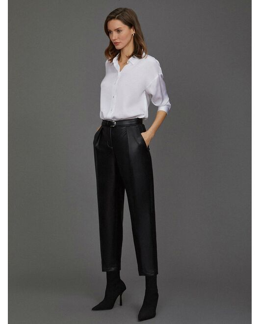 Брюки женские из экокожи с защипами от byME 