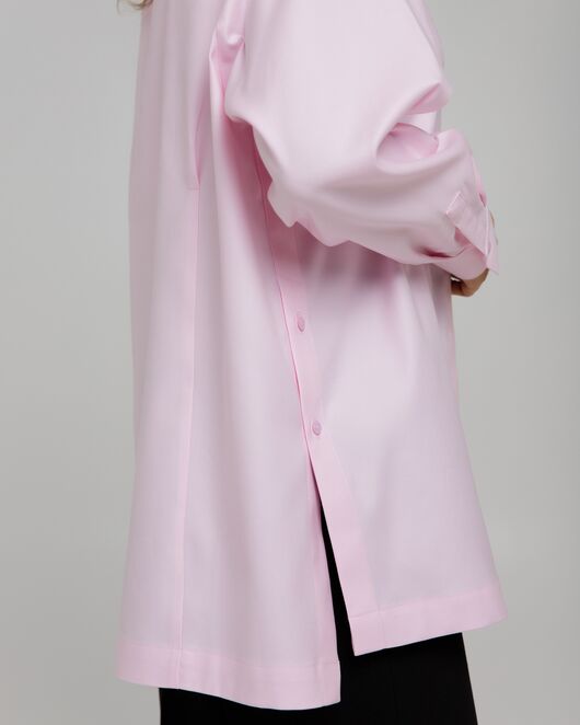 Рубашка хлопковая розовая фактура твилл с пуговицами по бокам - 8957 от ByME 