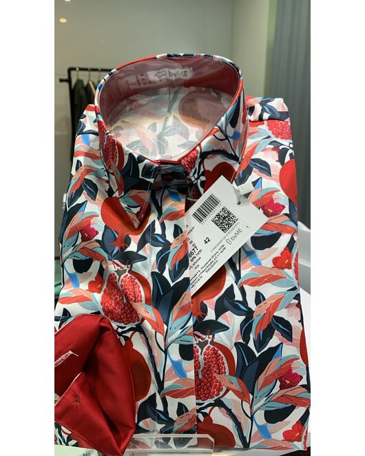 Женская рубашка из хлопка в полуприталенном силуэте принт гранаты под пуговицы от byME 