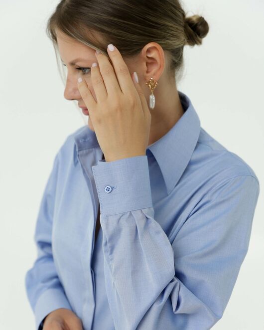 Женская рубашка в прямом силуэте с универсальной манжетой от ByME 