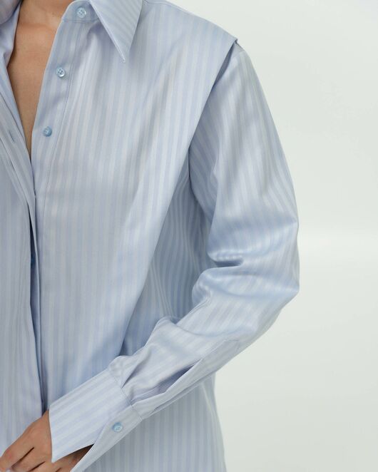 Женская рубашка голубая  из фактурного хлопка 8818 от byME  Женская рубашка голубая  из фактурного хлопка 8818 от byME