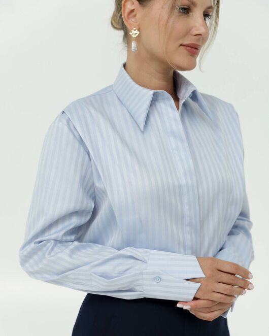 Женская рубашка голубая  из фактурного хлопка 8818 от byME  Женская рубашка голубая  из фактурного хлопка 8818 от byME