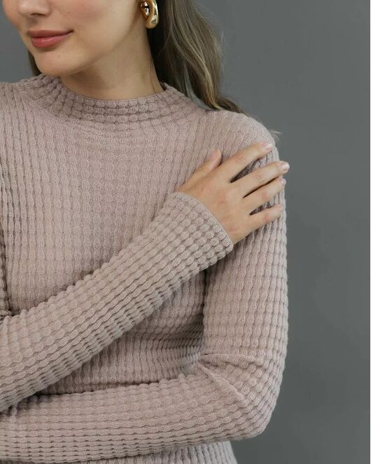 Джемпер из шерсти мериноса тонкой вязки бежевый от ByME 