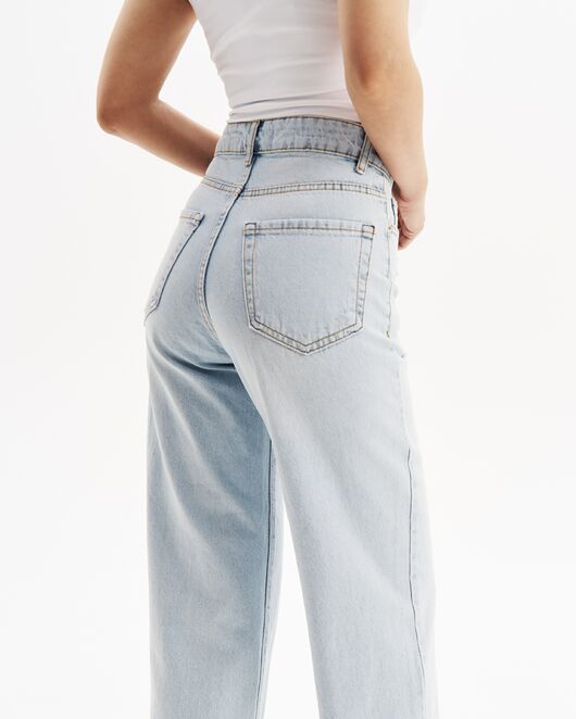Джинсы женские светло-голубые-32195 от   Джинсы женские светло-голубые-32195 от