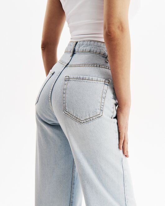 Джинсы женские светло-голубые-32195 от   Джинсы женские светло-голубые-32195 от