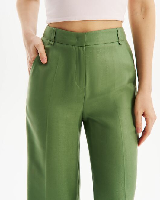 Брюки прямые в зеленом цвете из тенсела TR4-1001 от byME 
