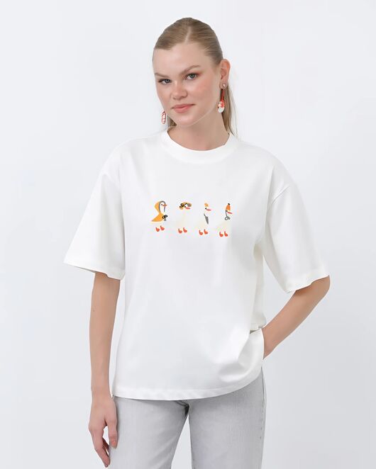 Женская футболка экрю с гусями-32360 от  