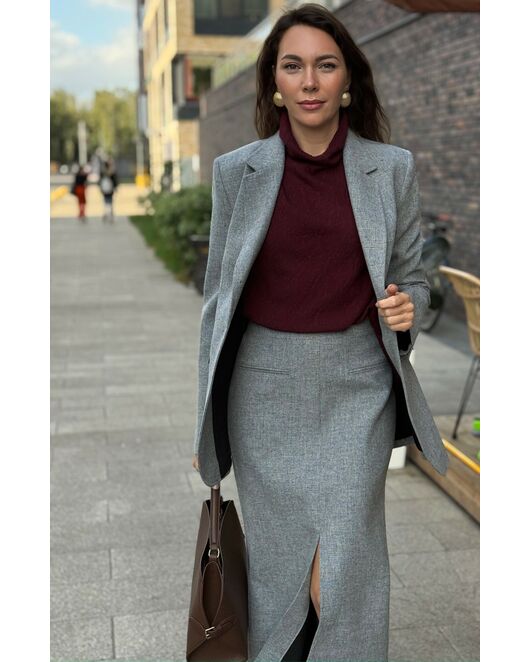 Джемпер из шерсти мериноса тонкой вязки  фактурный вишневый от byME 