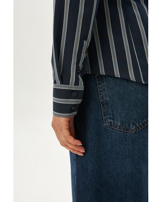 Рубашка хлопковая в полуприталенном силуэте синяя в полоску под пуговицы 9060 от  