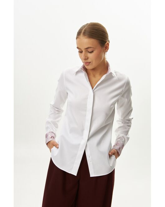 Женская рубашка из хлопка полуприталенная белая с отделкой-9065 от ByME 