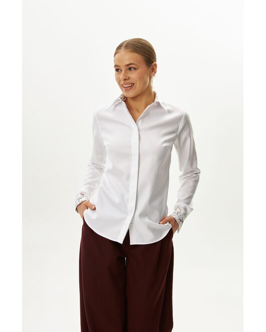 Женская рубашка из хлопка полуприталенная белая с отделкой-9066 от byME 