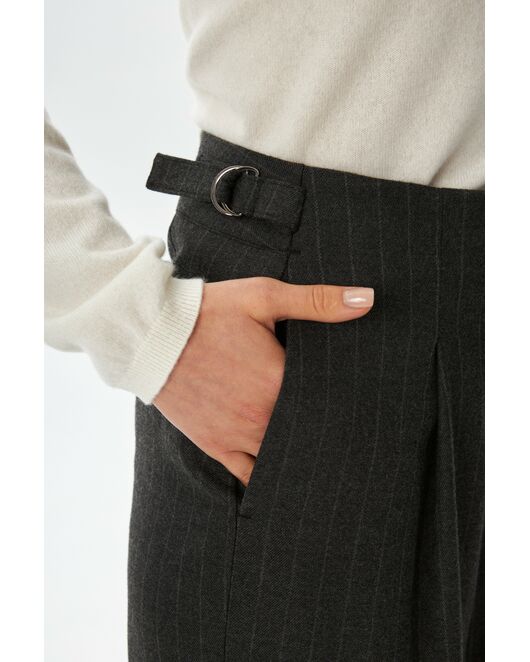 Женские брюки с  добавлением шерсти с защипами серые в полоску TR17-1002 от byME 