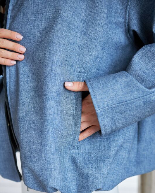 Бомбер из экокожи деним от  