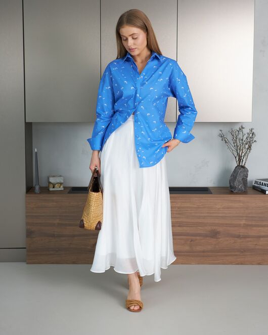 Женская рубашка белые дельфины на голубом 9106 от byME 