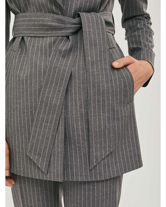 Удлиненный жакет с поясом серый в белую полоску от byME 