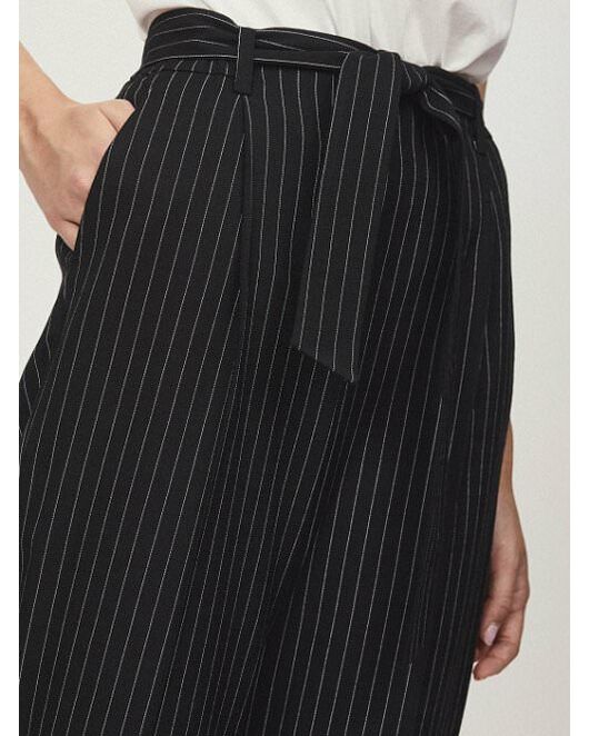 Брюки с отворотами и поясом от byME 